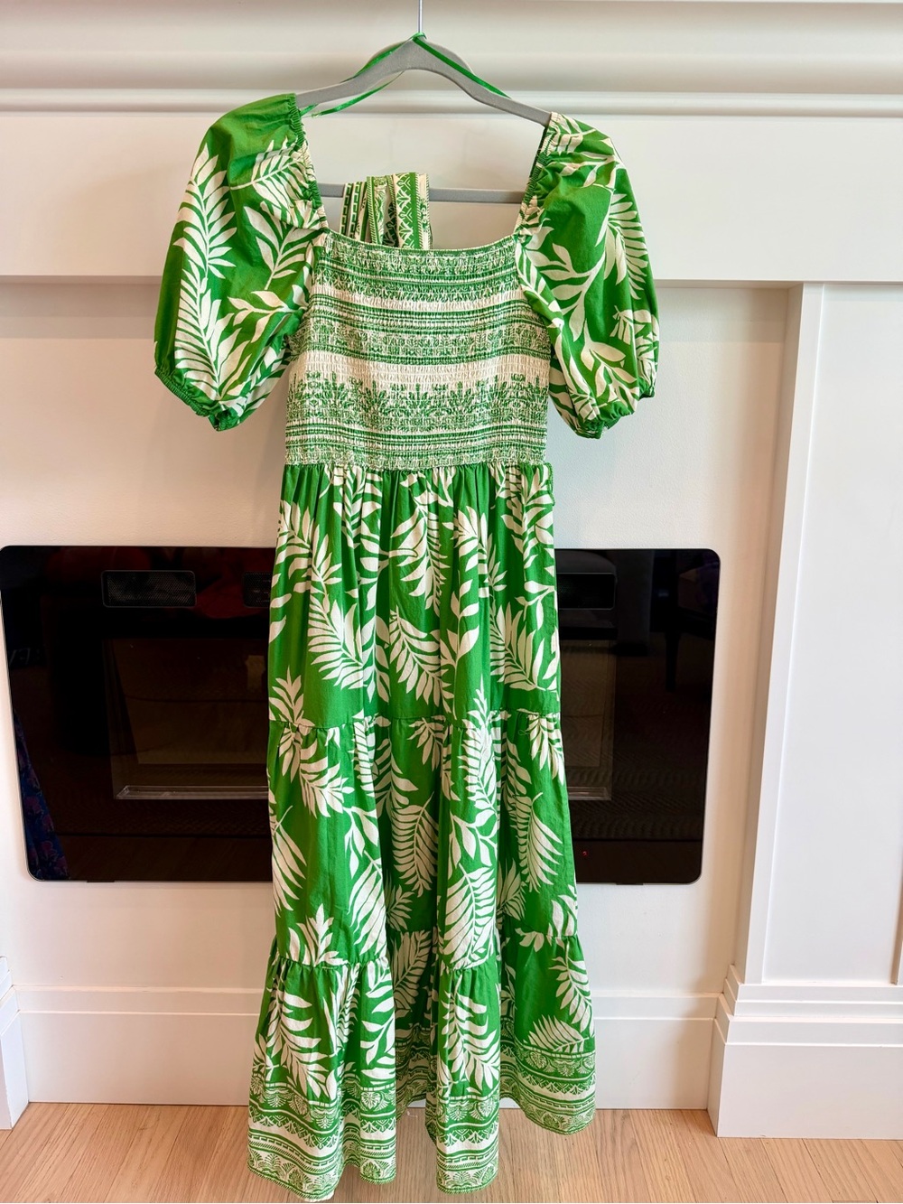 Aura Green and White Leaf-Print Midi Dress
